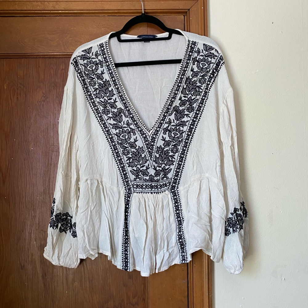 AMERICAN EAGLE Embroidered Peasant Blouse